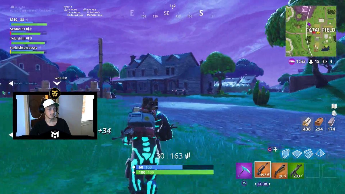 (Photo) Arsenal ace Mesut Ozil plays Fortnite on Twitch for the first time