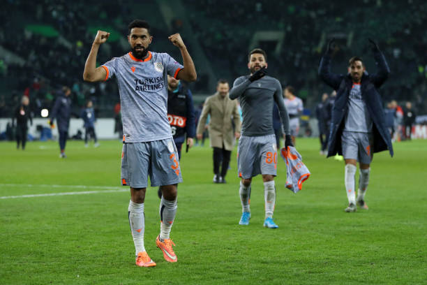 Basaksehir Eliminate Monchengladbach From Europa League With Last Gasp Goal To Top Group J Ahead Of As Roma