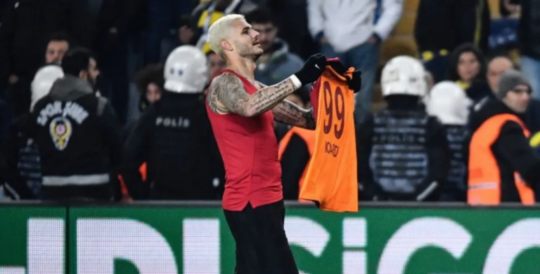 Mauro Icardi scores in Galatasaray victory over Fenerbahce in Intercontinental Derbyy