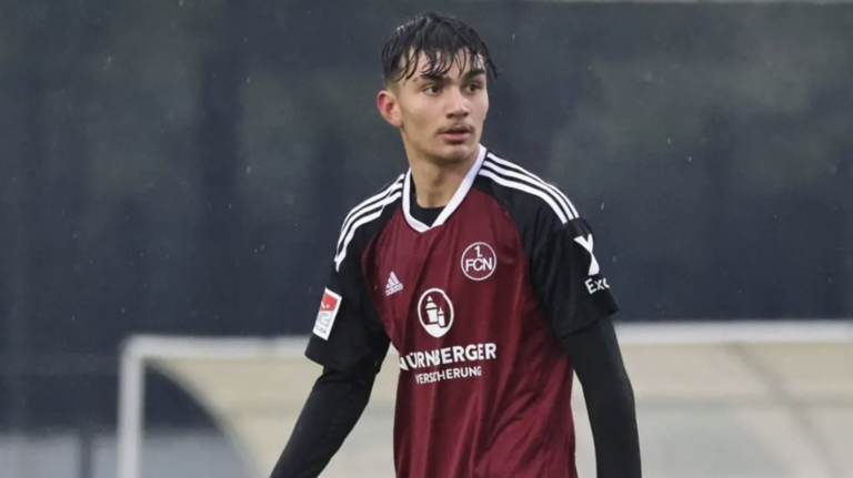 Eintracht Frankfurt Complete Can Uzun Transfer